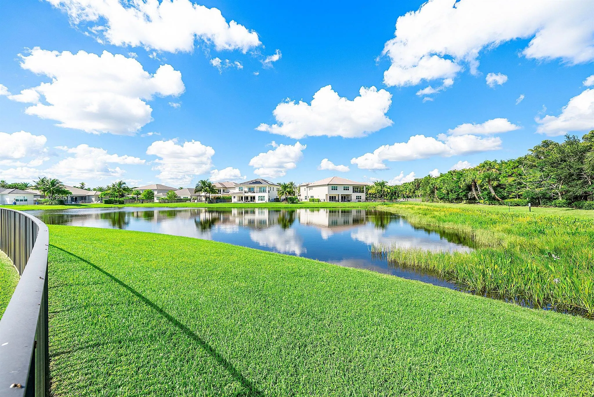 19863 Meadowside Lane