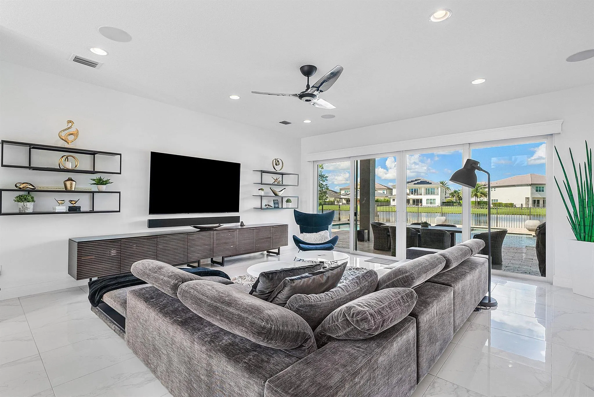 19863 Meadowside Lane