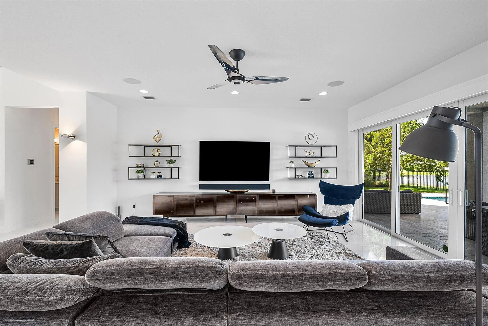 19863 Meadowside Lane