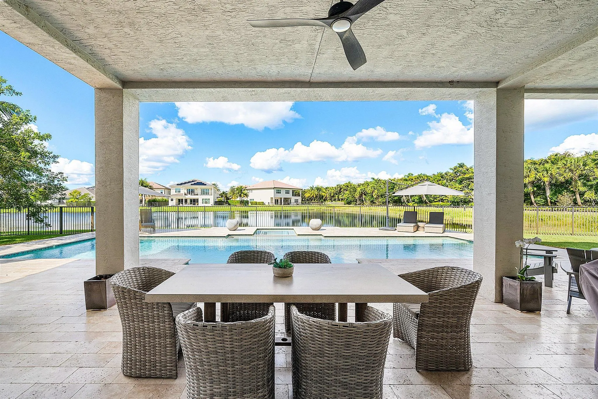 19863 Meadowside Lane