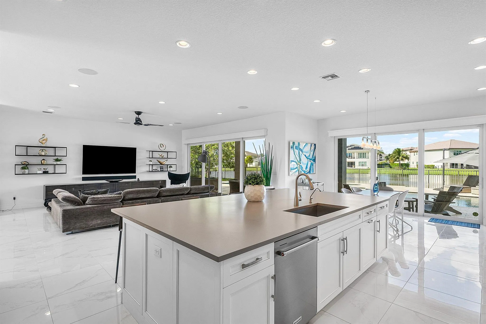 19863 Meadowside Lane