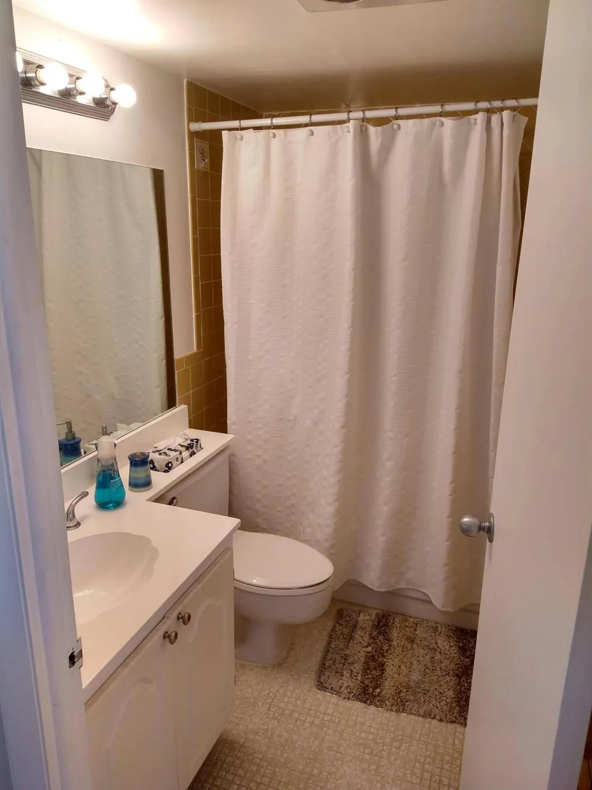 720 Bayshore Drive, #201