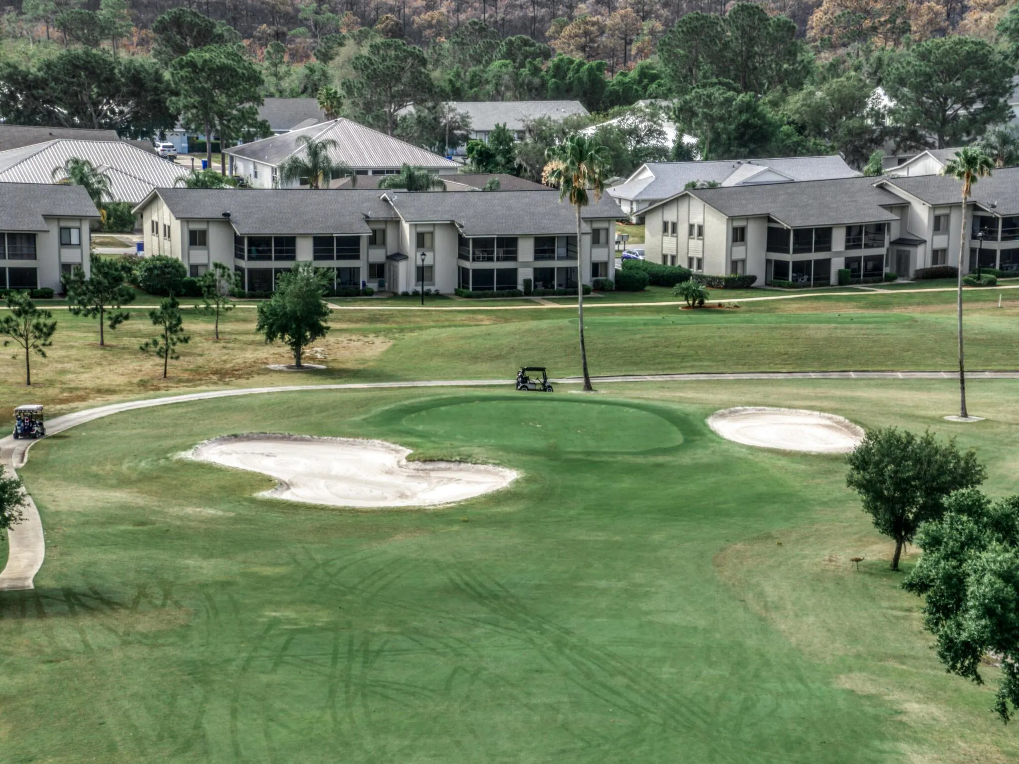 3833 Edgewater Drive