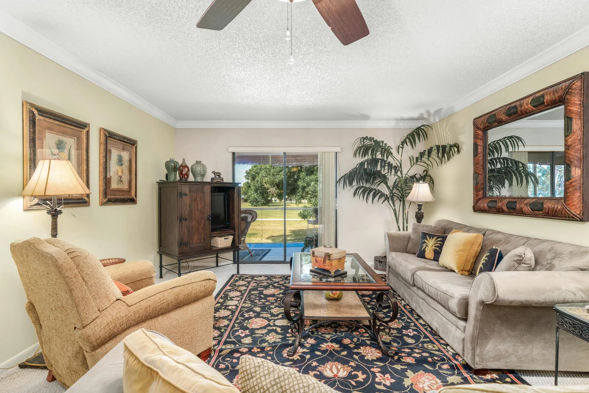 3833 Edgewater Drive