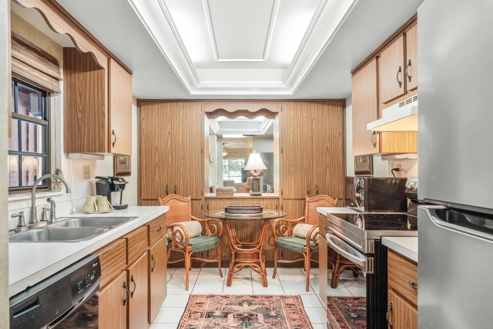 3833 Edgewater Drive