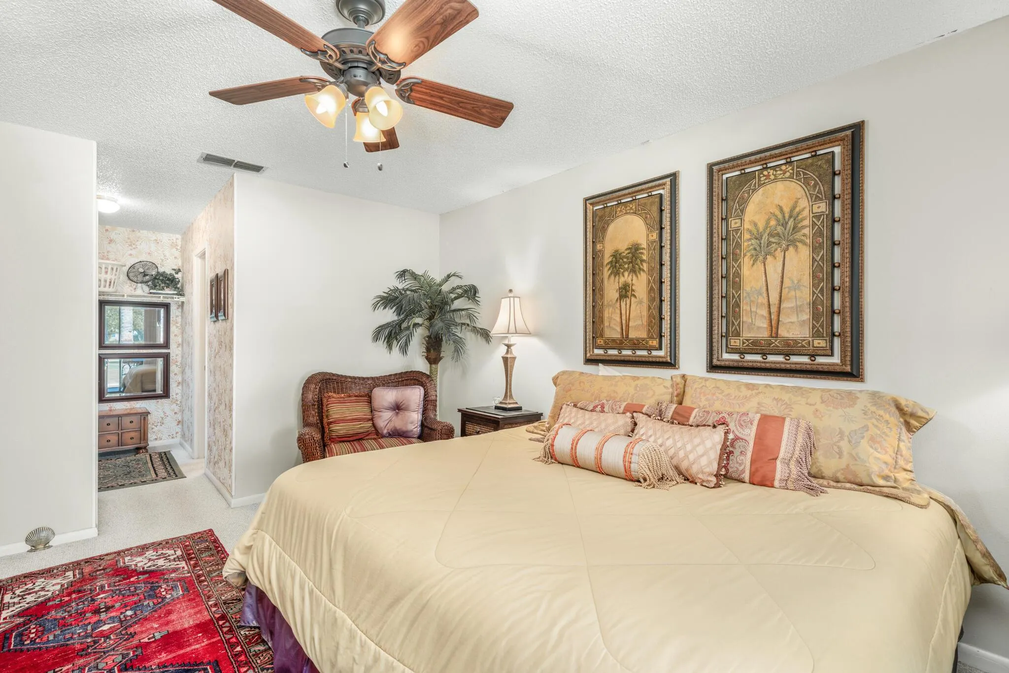 3833 Edgewater Drive