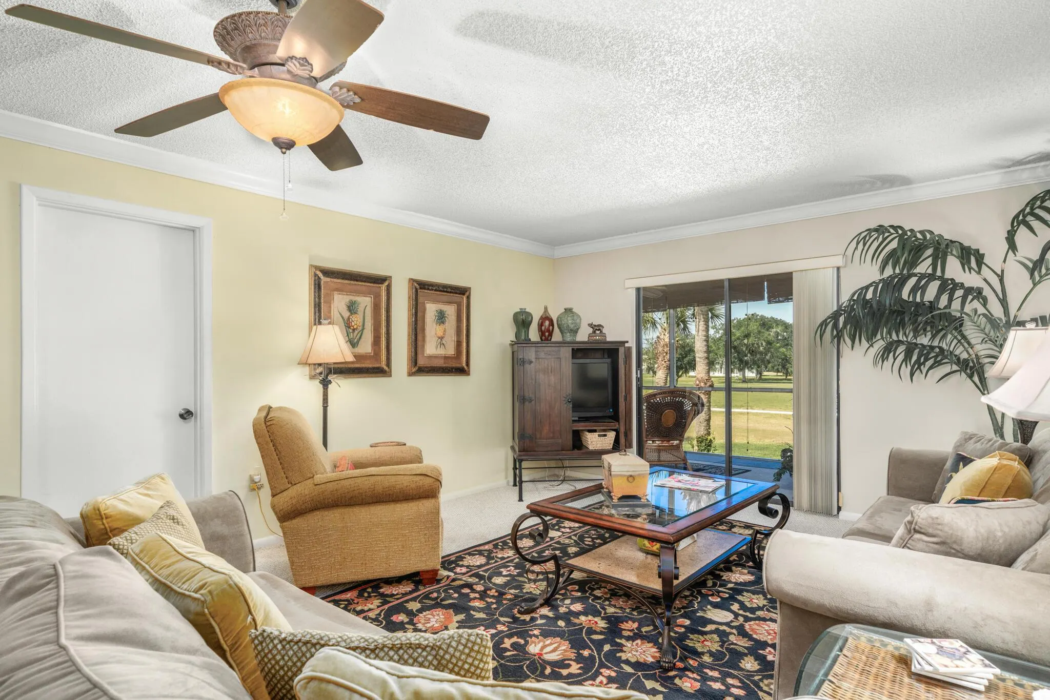 3833 Edgewater Drive