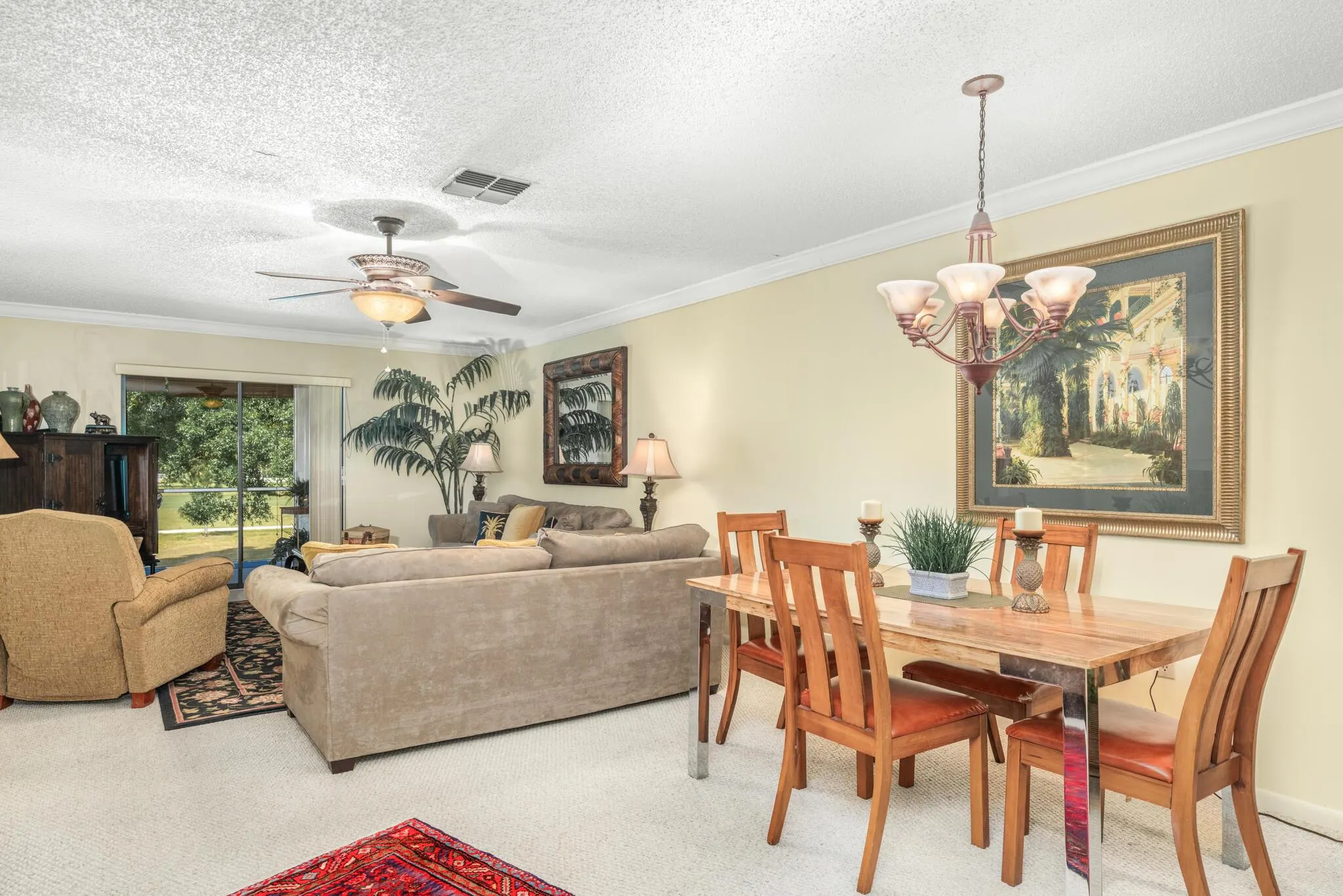 3833 Edgewater Drive