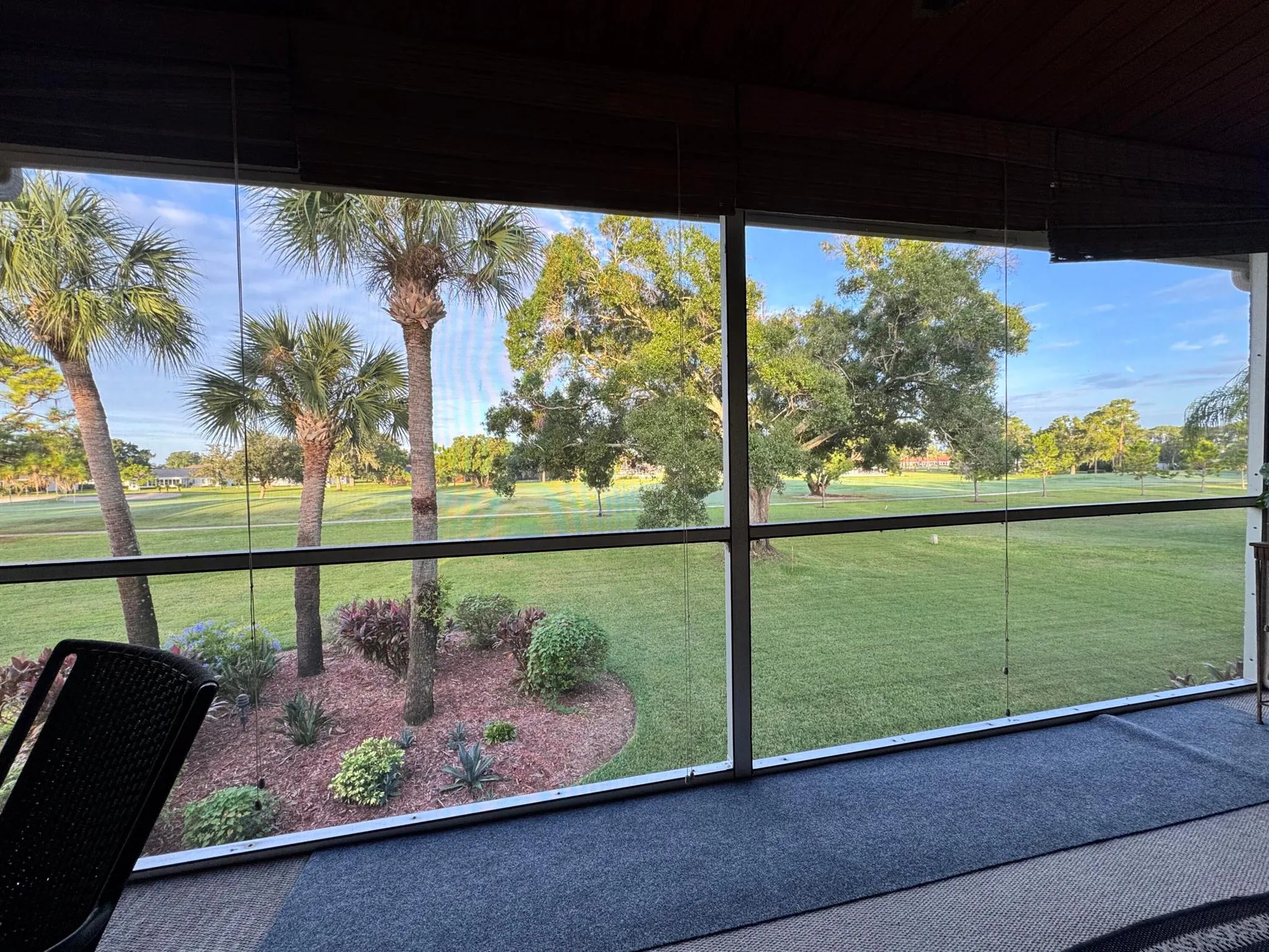 3833 Edgewater Drive