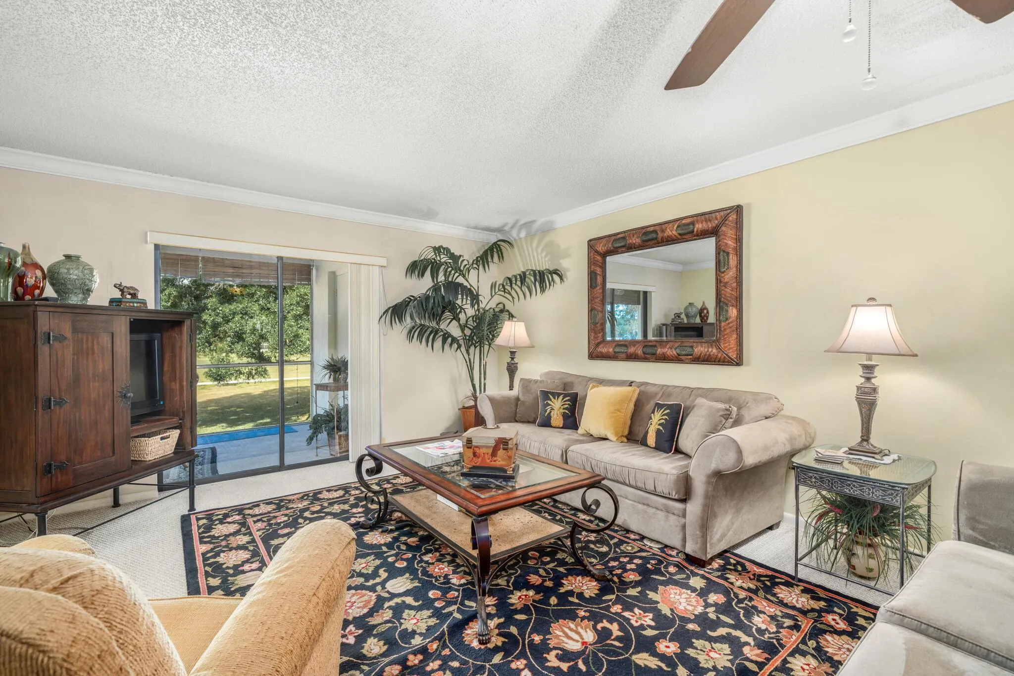 3833 Edgewater Drive