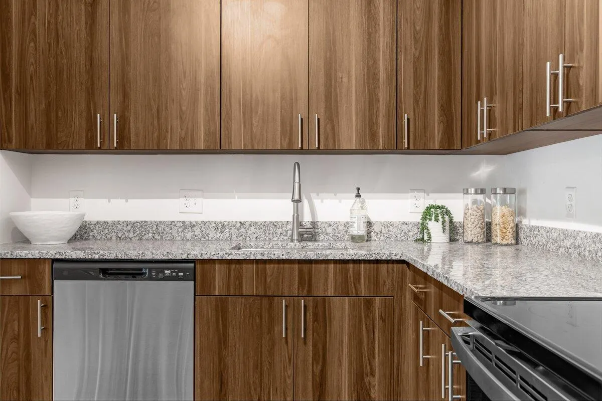 4250 Lakewood Road, #101