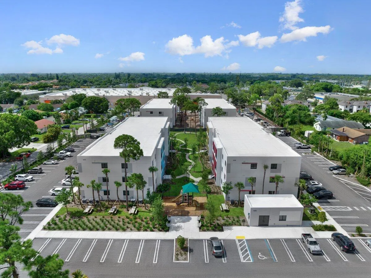 4250 Lakewood Road, #101