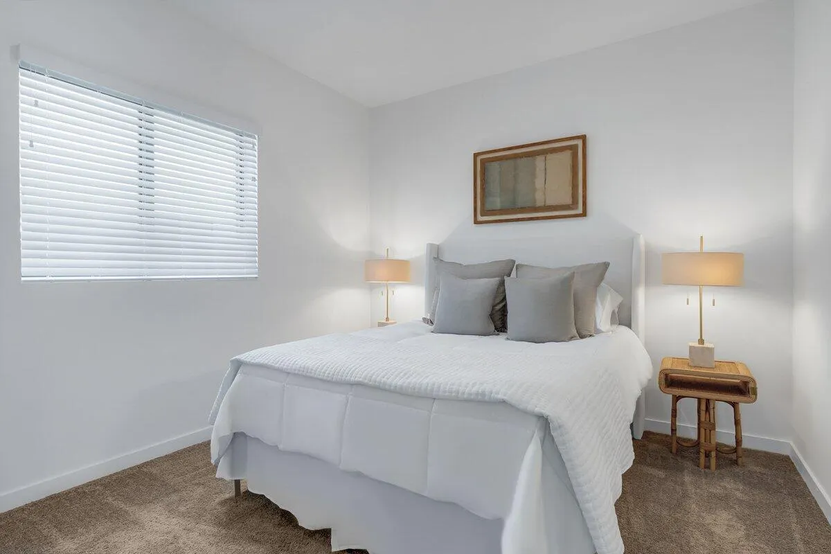 4250 Lakewood Road, #101