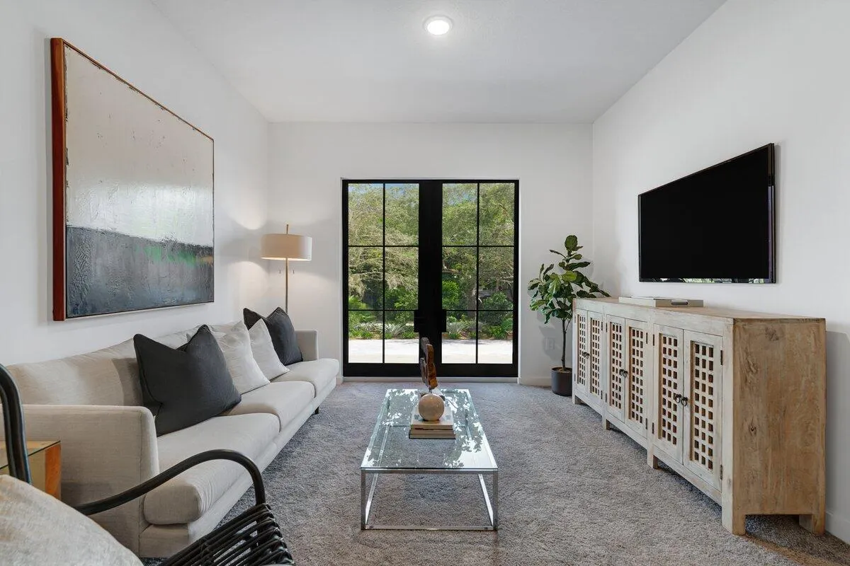 4250 Lakewood Road, #101