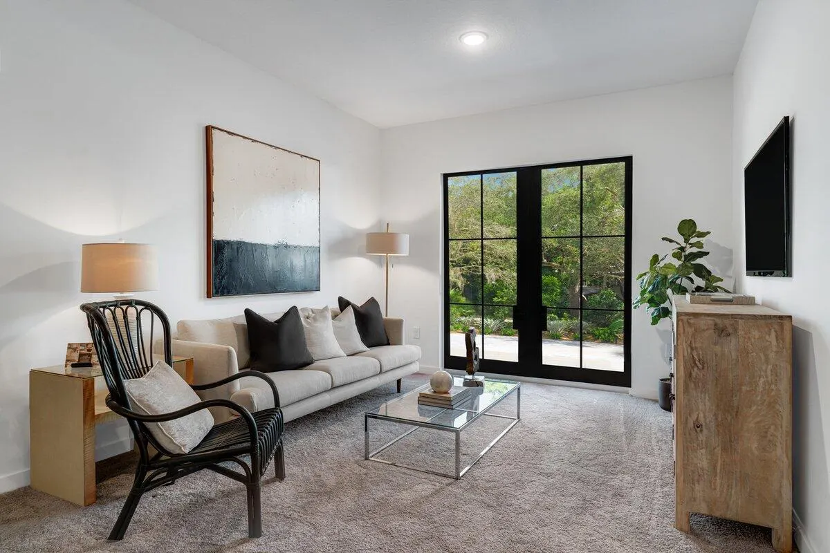 4250 Lakewood Road, #101