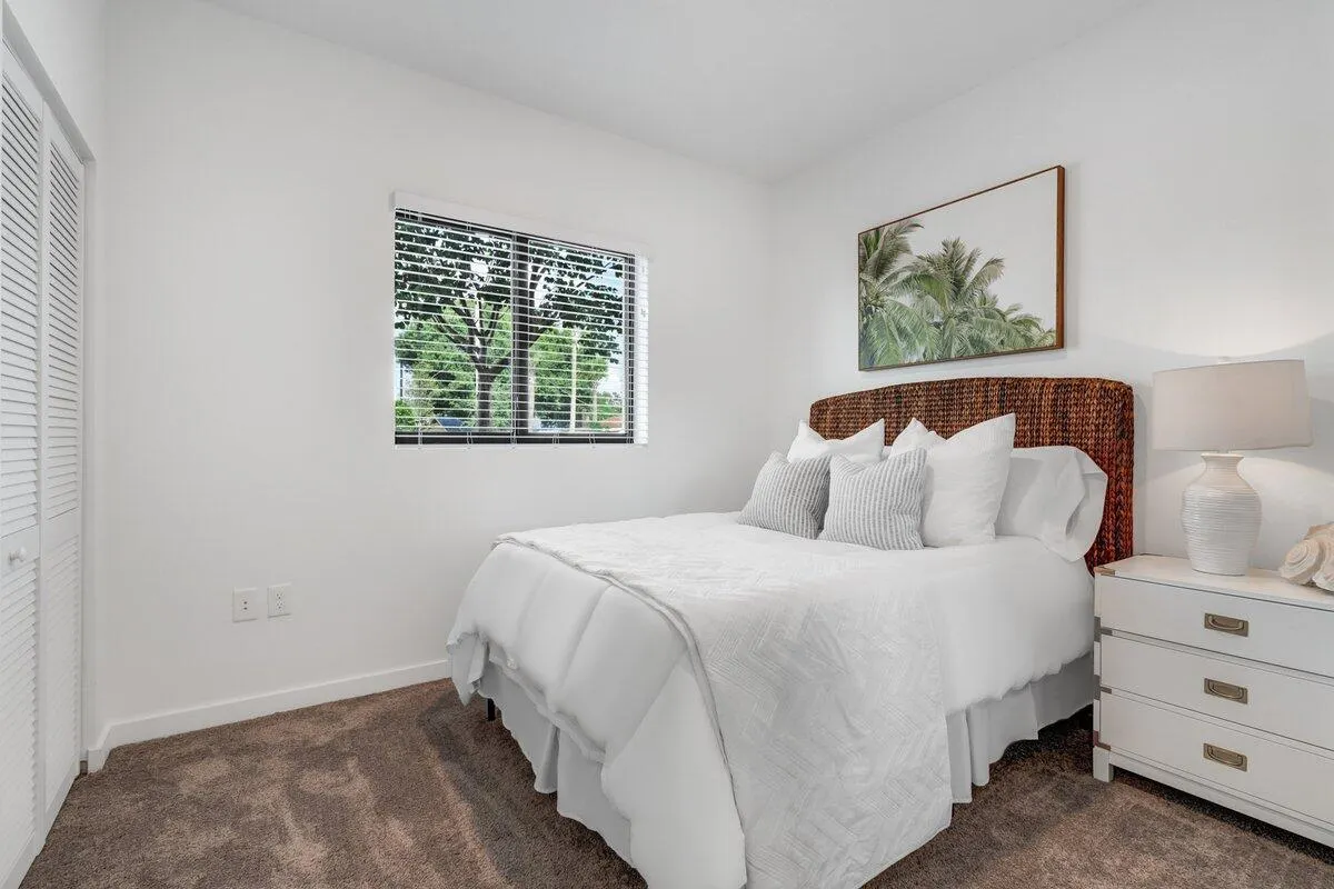 4250 Lakewood Road, #101