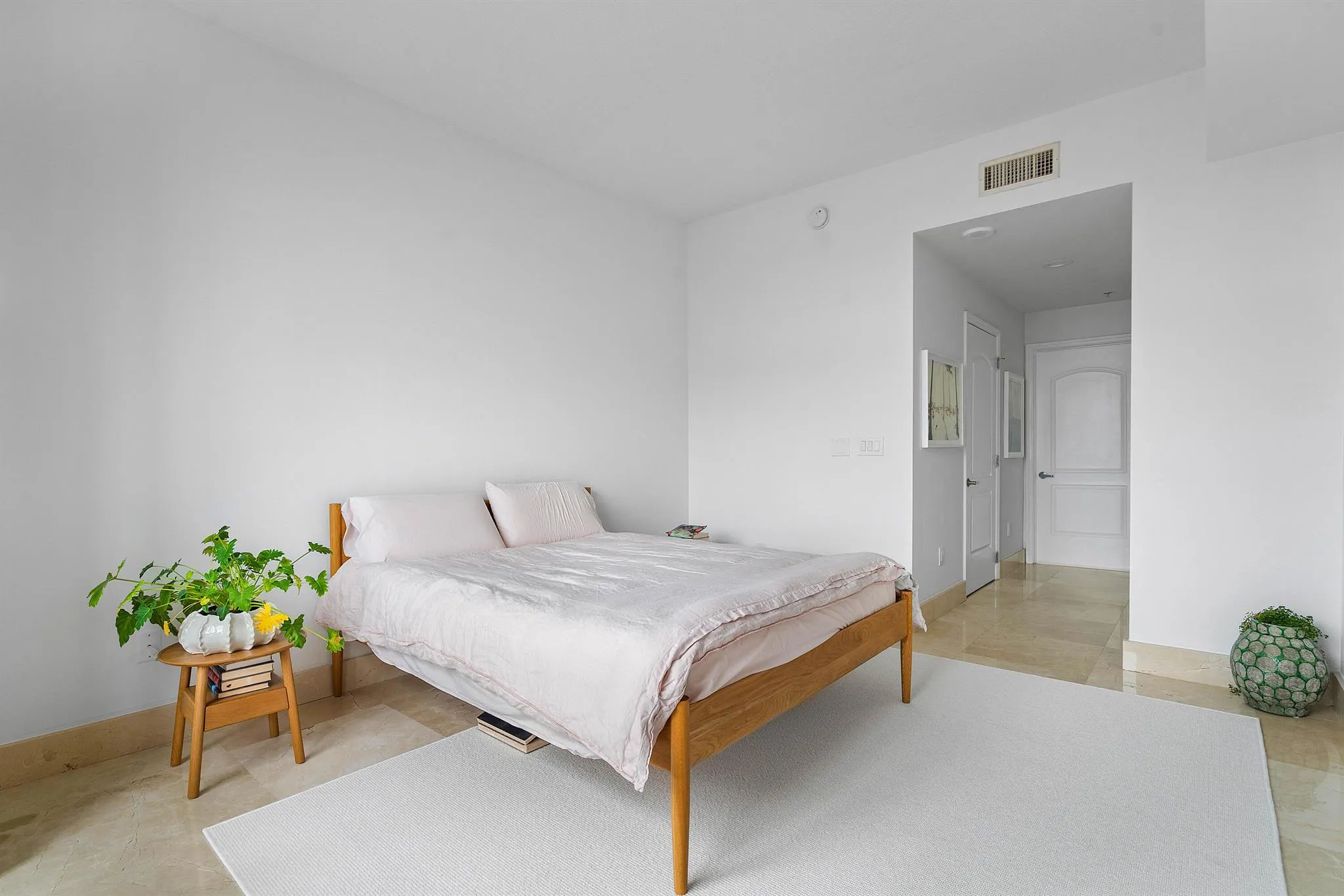 801 S Olive Avenue, #1001