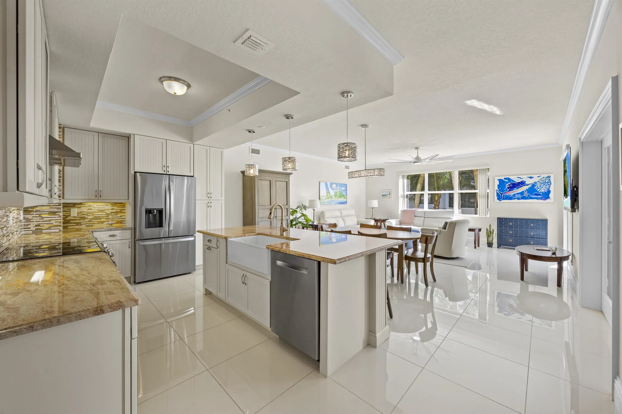 621 Bay Colony Drive S