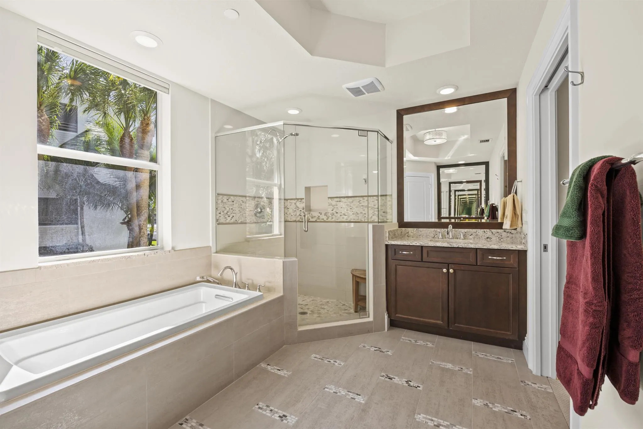 621 Bay Colony Drive S