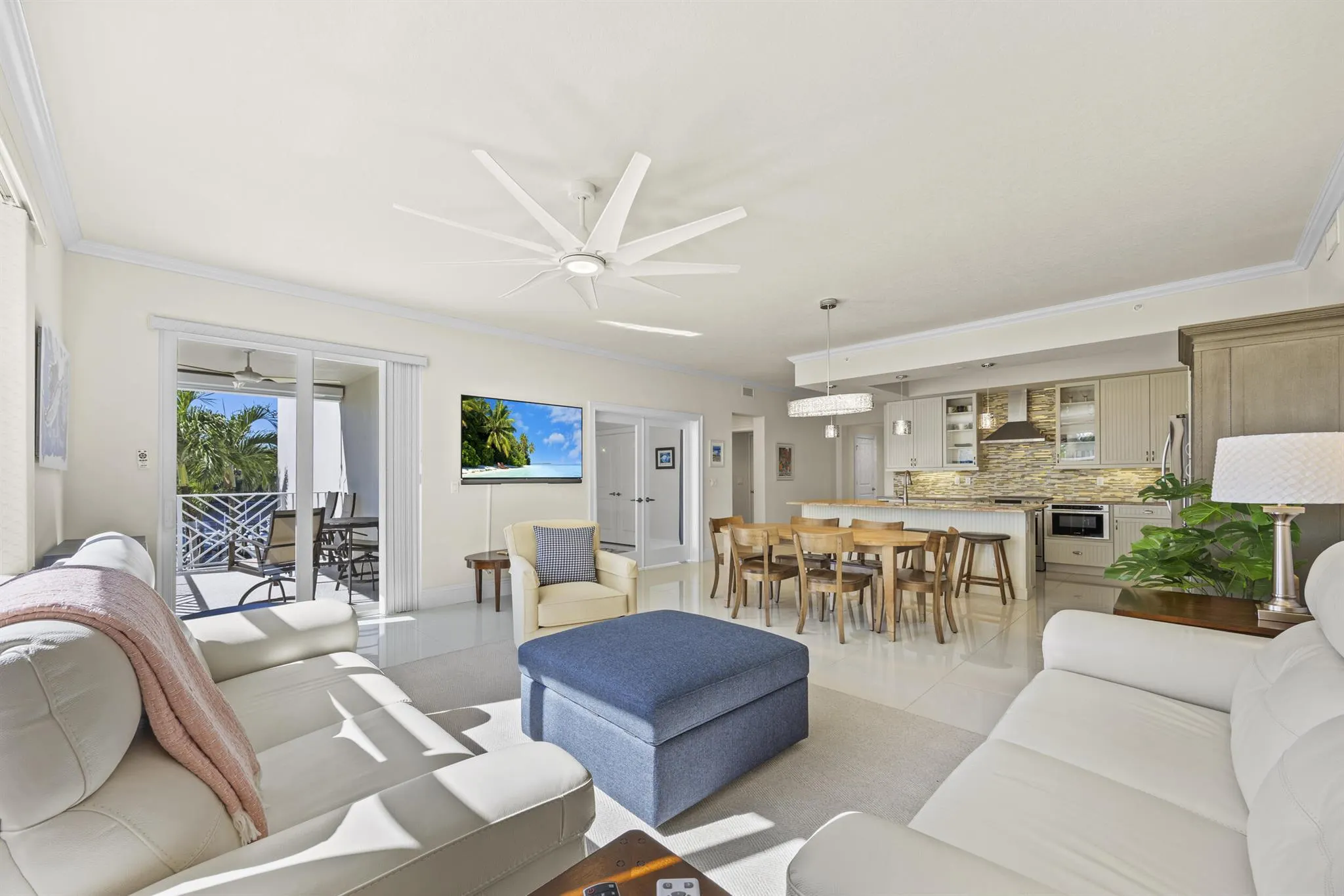 621 Bay Colony Drive S