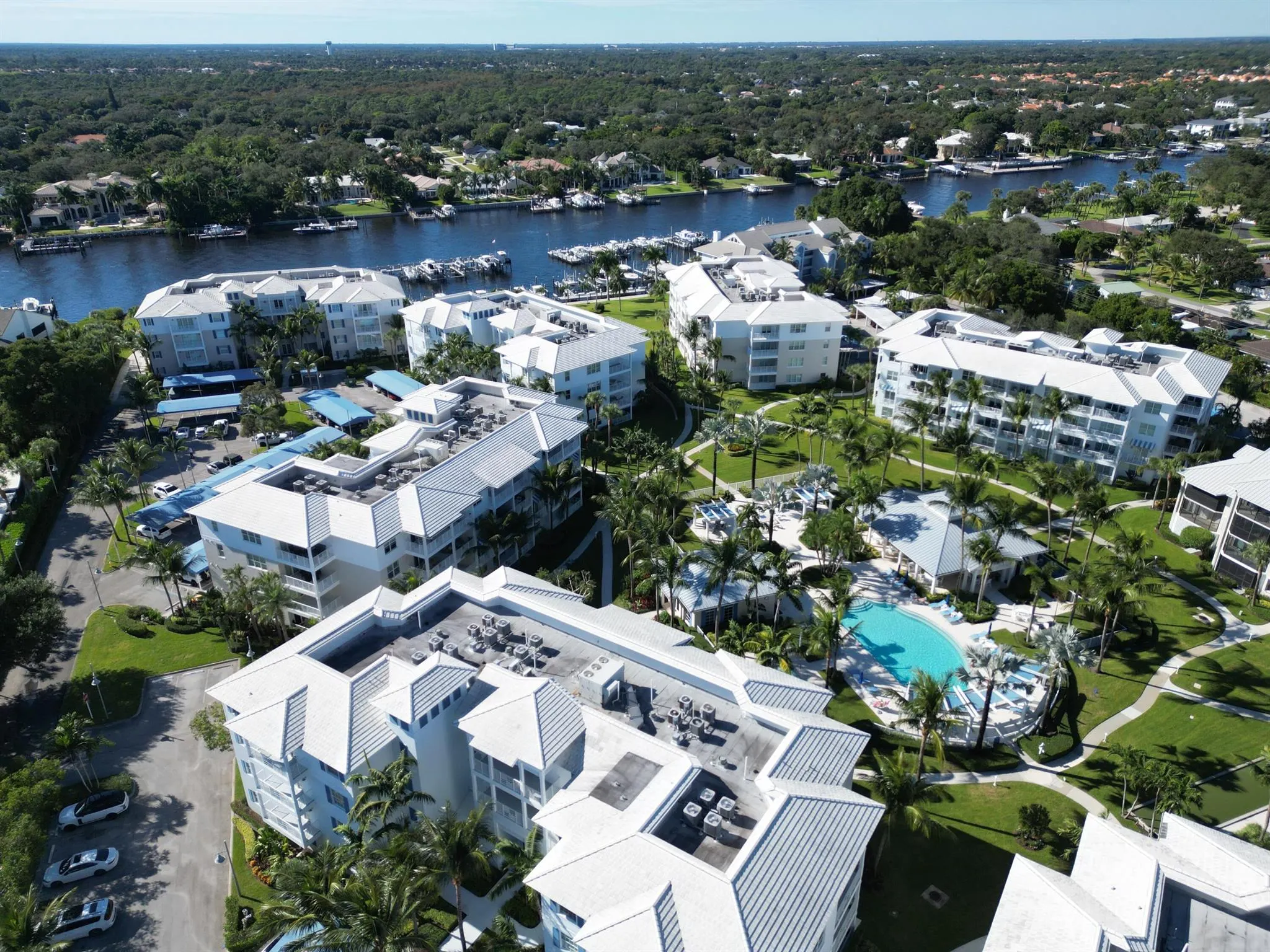 621 Bay Colony Drive S