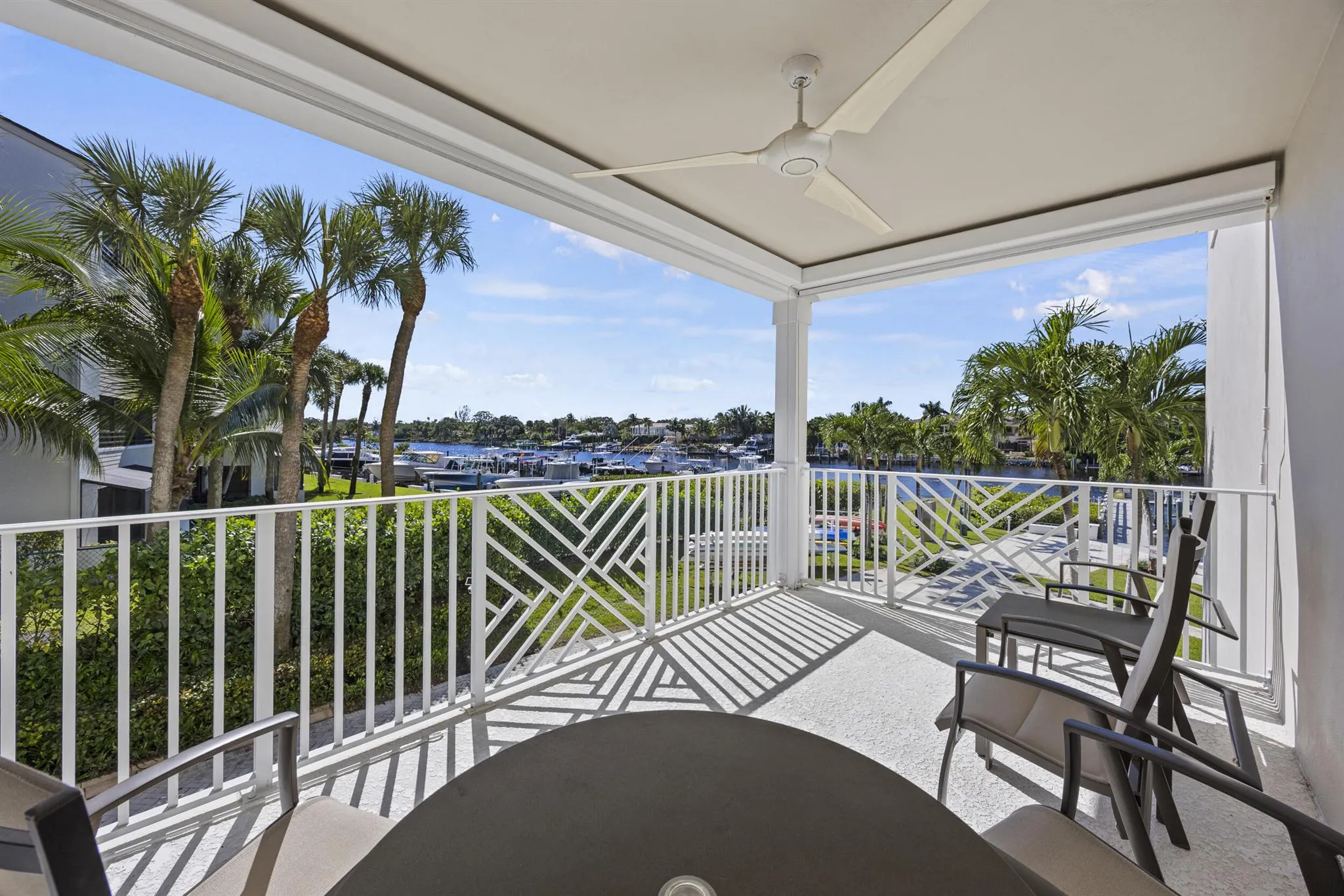 621 Bay Colony Drive S