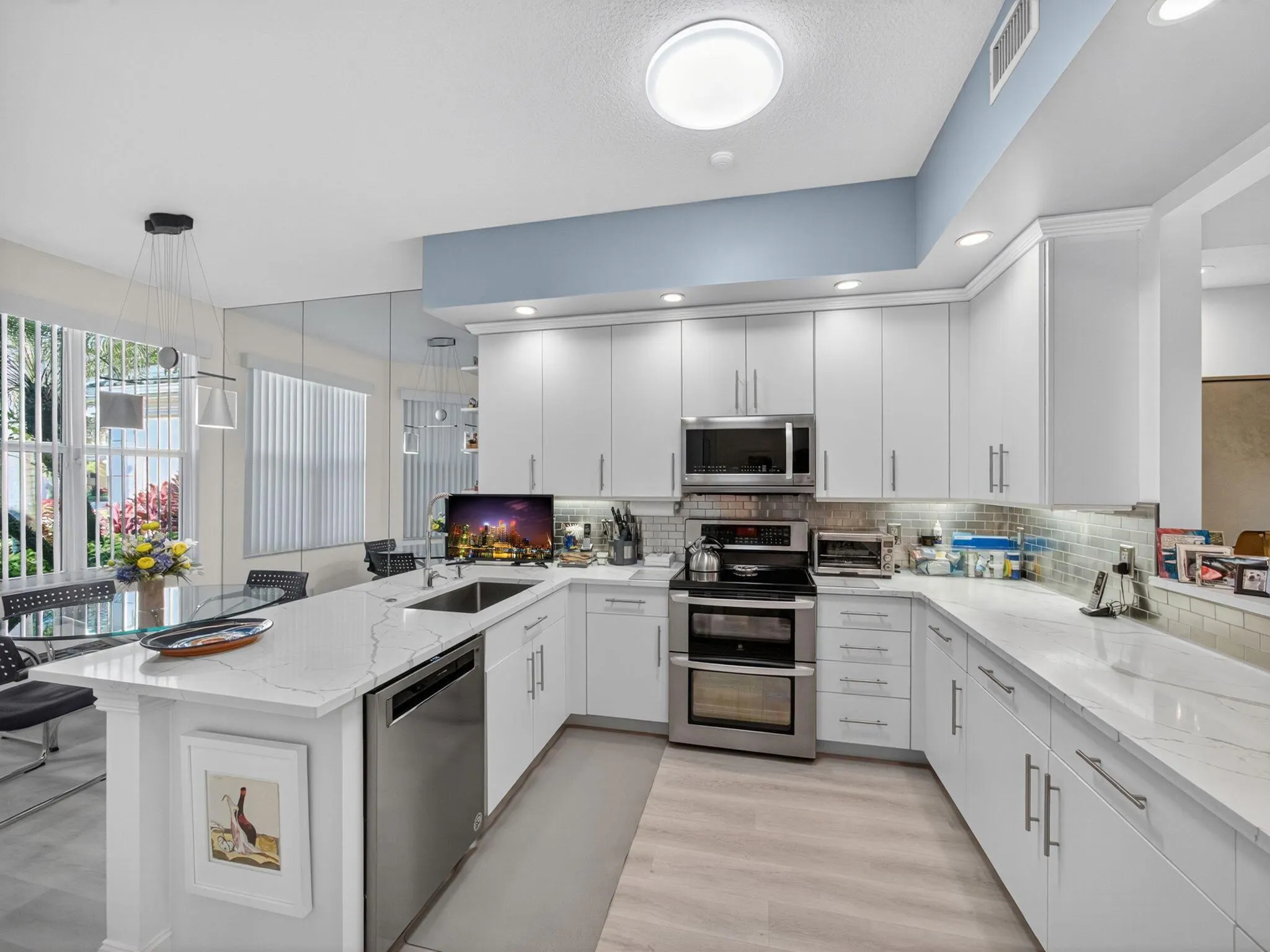 118 Palm Point Circle, #B