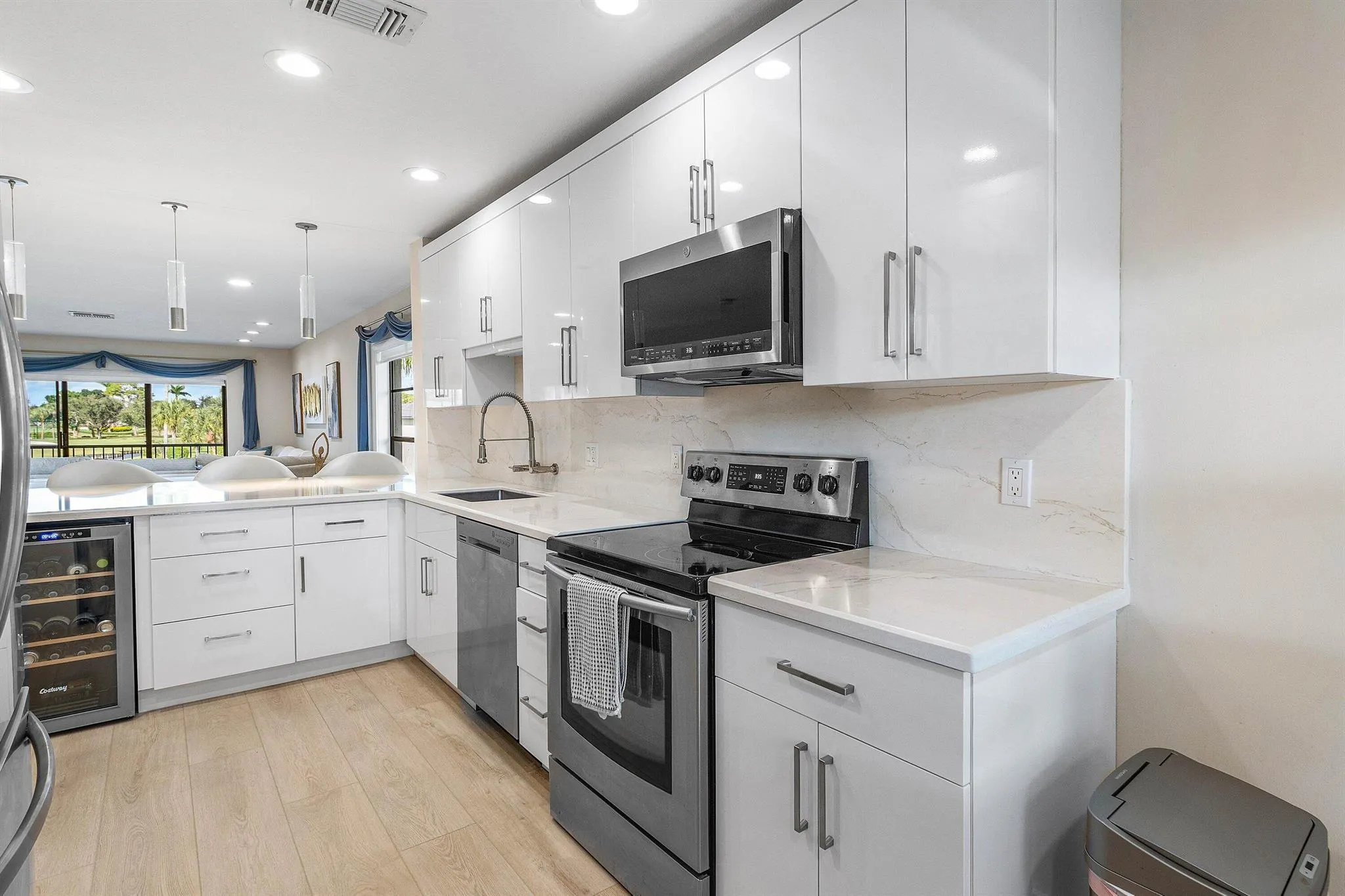 35 Southport Lane, #H