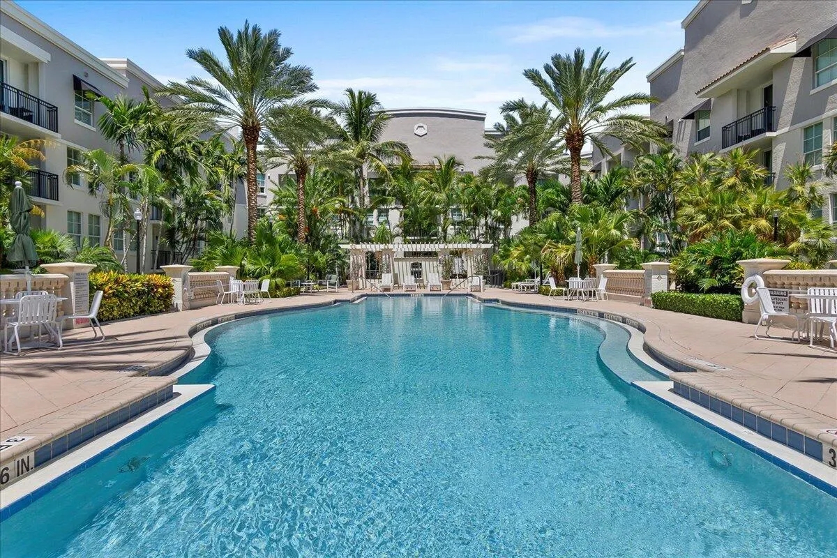 600 S Dixie Highway, #123