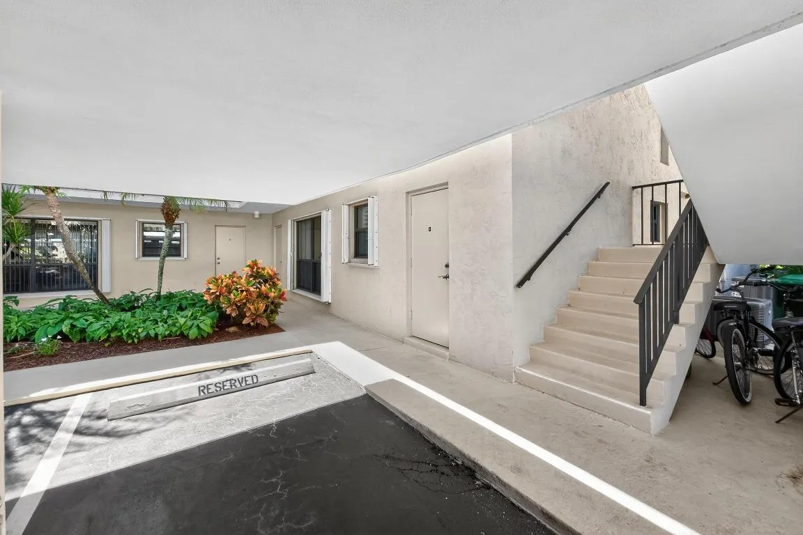6 Concourse Drive #A