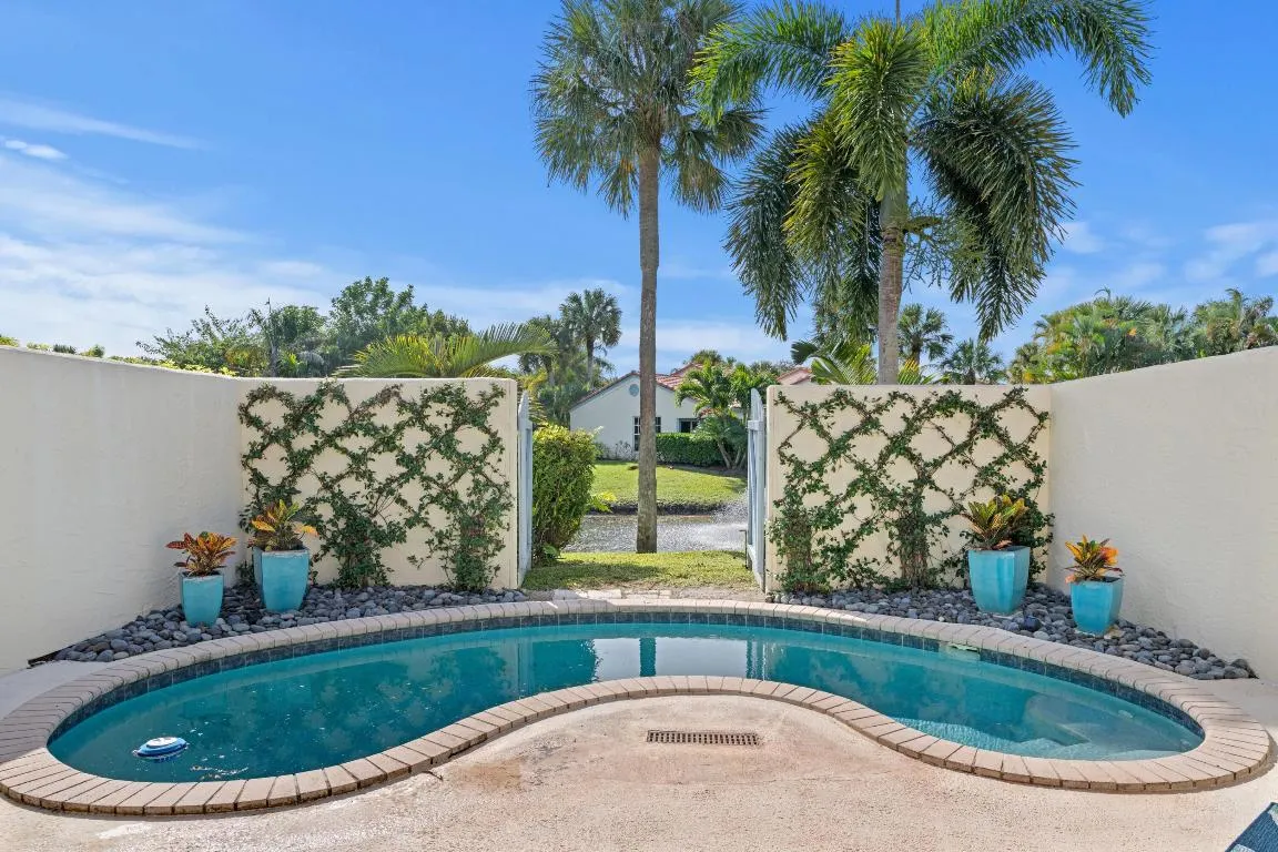 2211 Las Casitas Drive