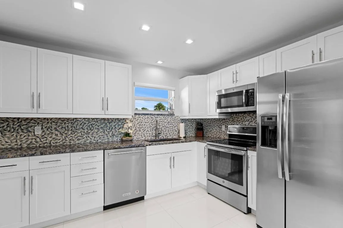 2211 Las Casitas Drive