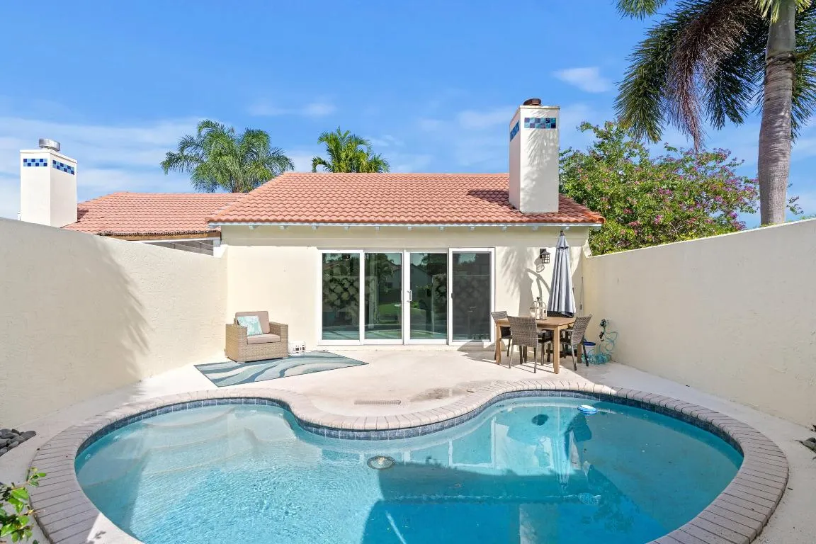 2211 Las Casitas Drive