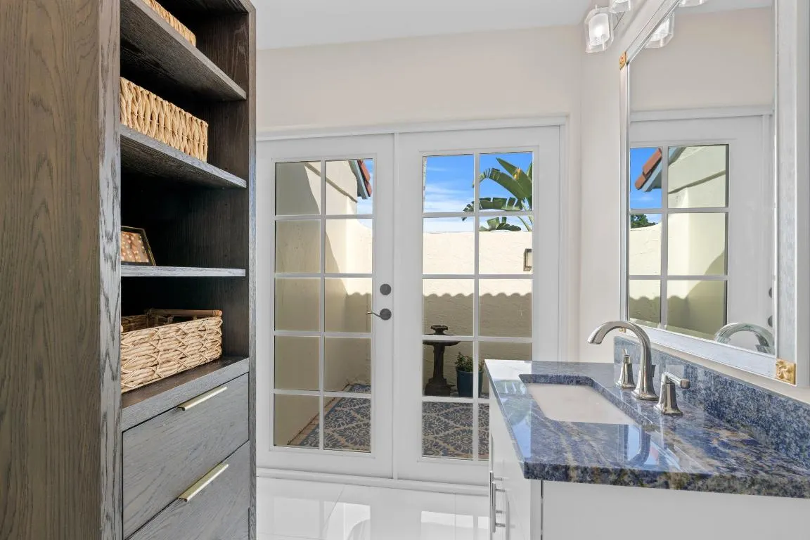 2211 Las Casitas Drive