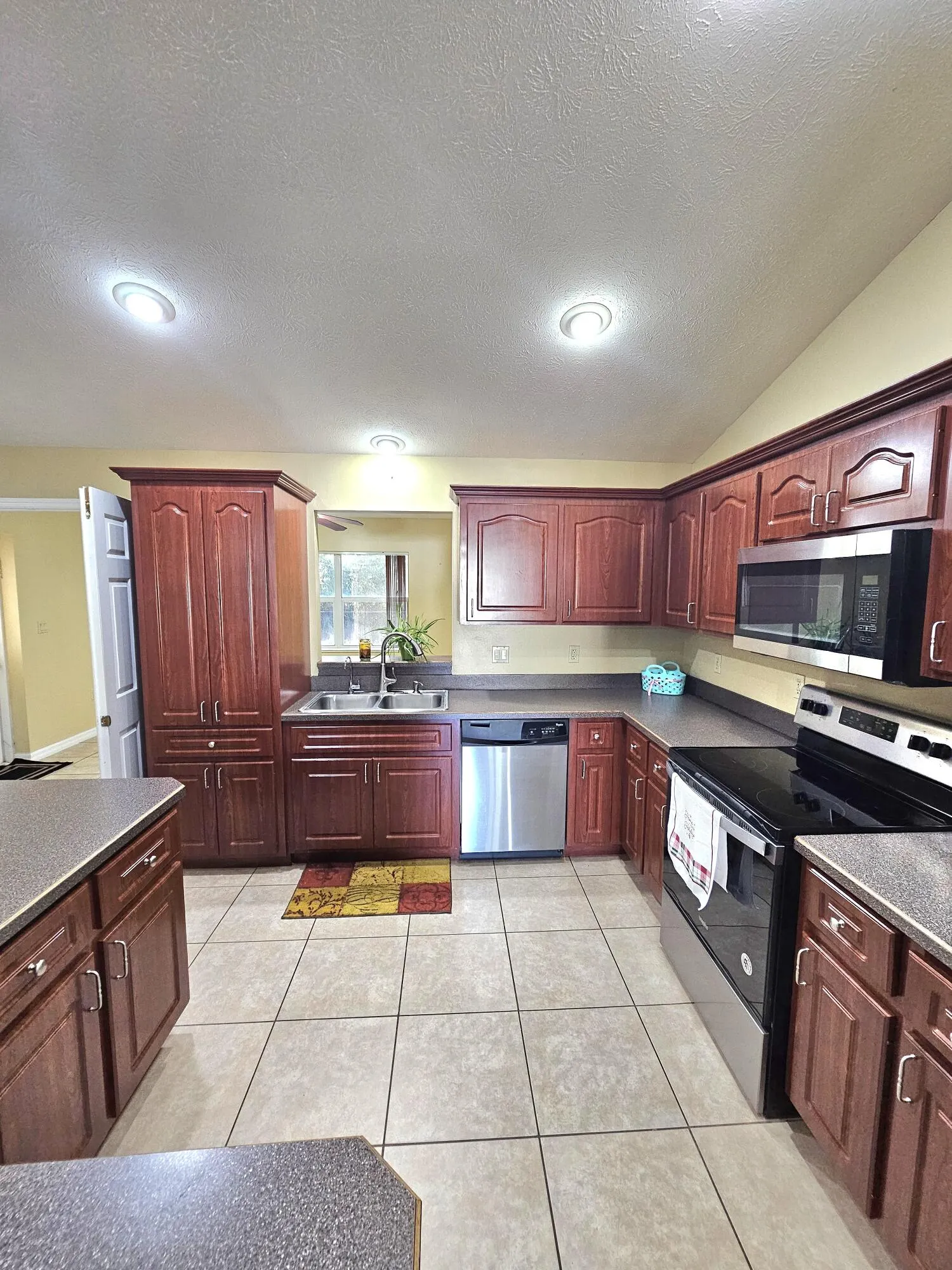 1514 Summer Road
