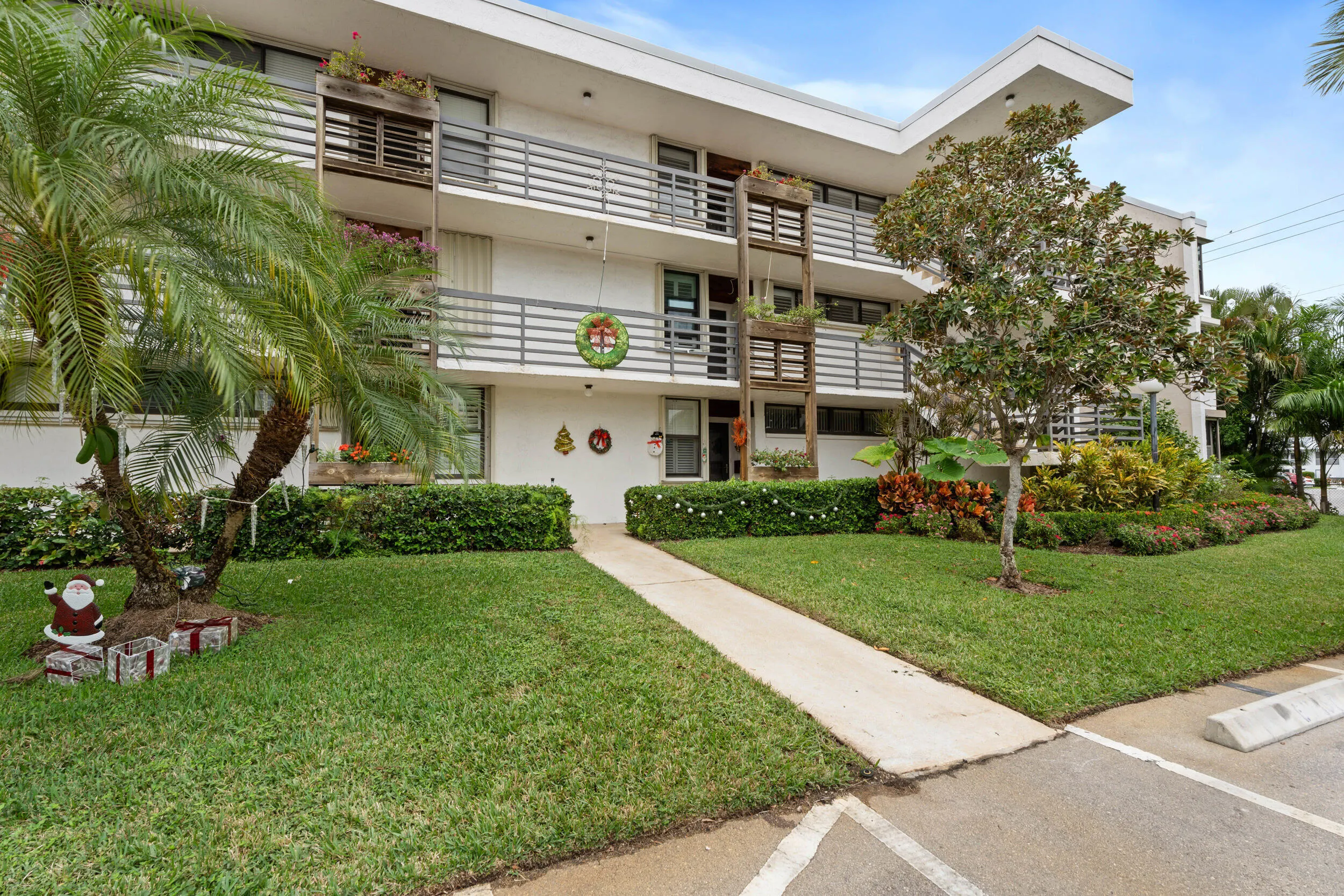 1950 SW Palm City Road #8-107