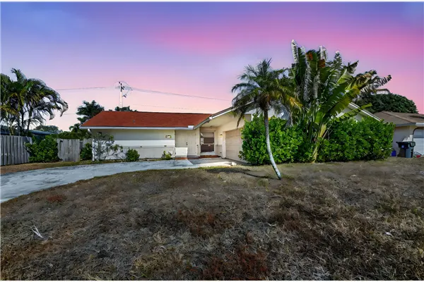 1321 Wyndcliff Drive