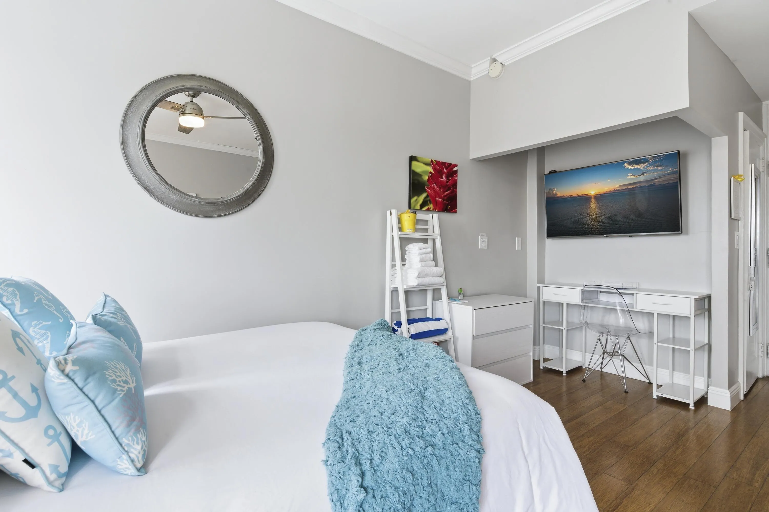 235 Sunrise Avenue #3013