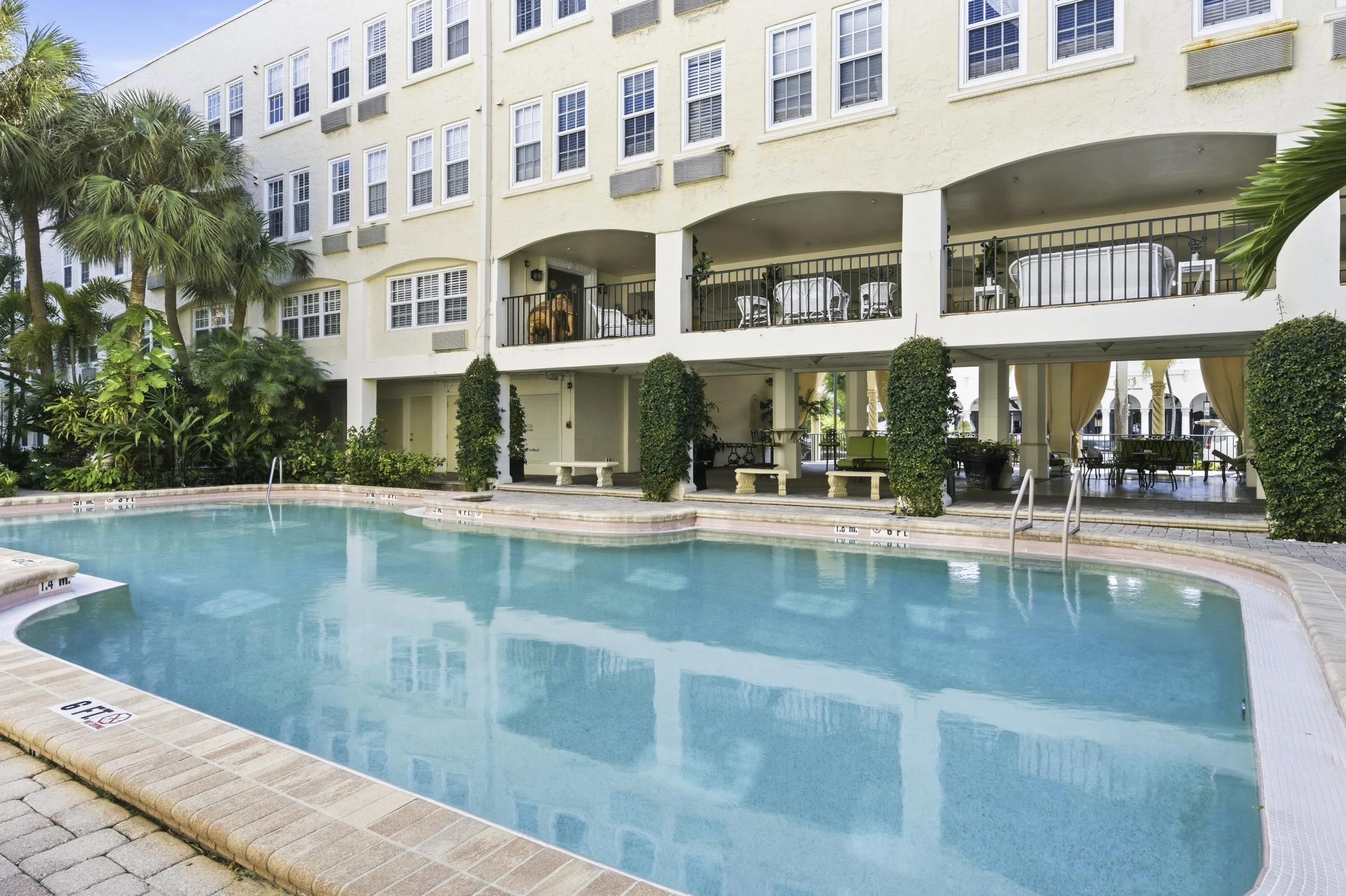235 Sunrise Avenue #3013