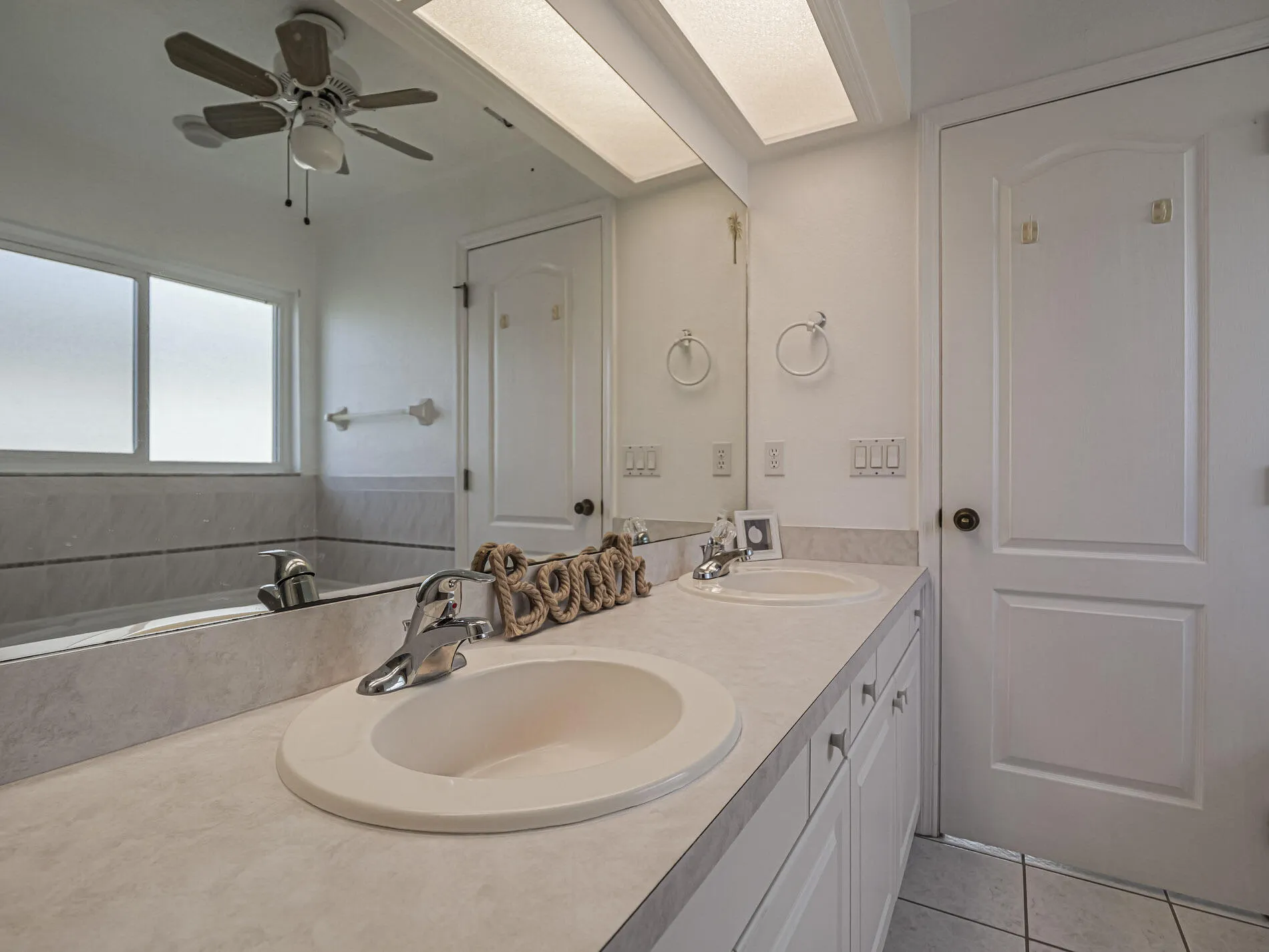 3816 Sunbeam Court