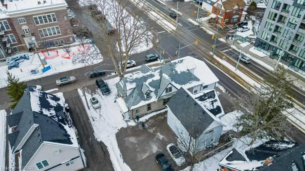 5 Agnes Street