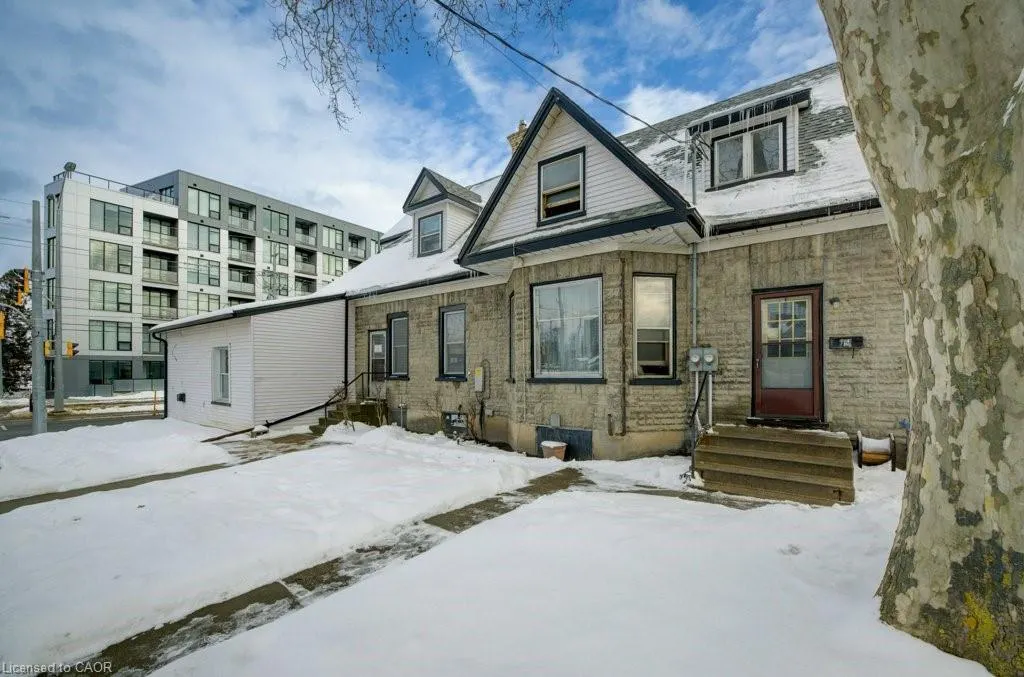 5 Agnes Street