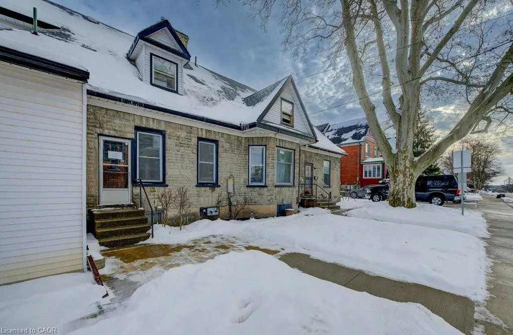 5 Agnes Street