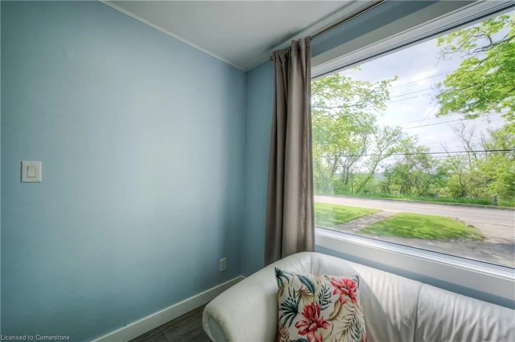 332 Queen Street W