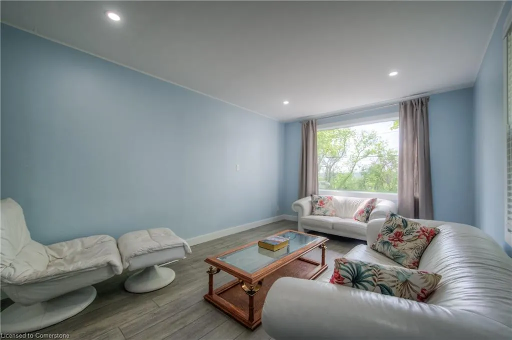332 Queen Street W