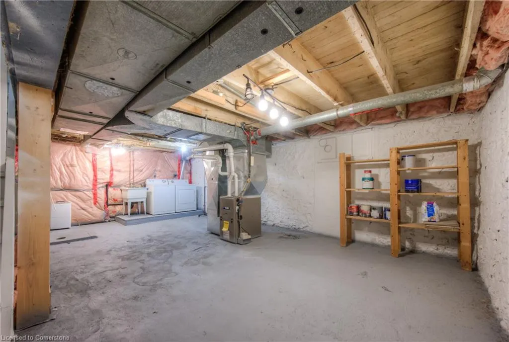 332 Queen Street W
