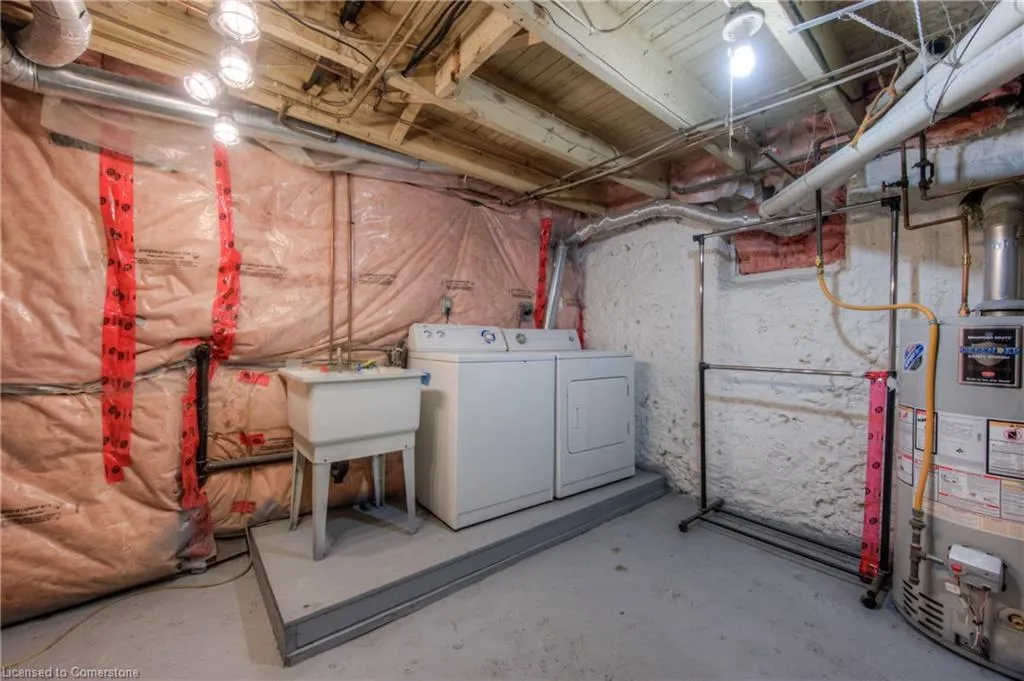 332 Queen Street W