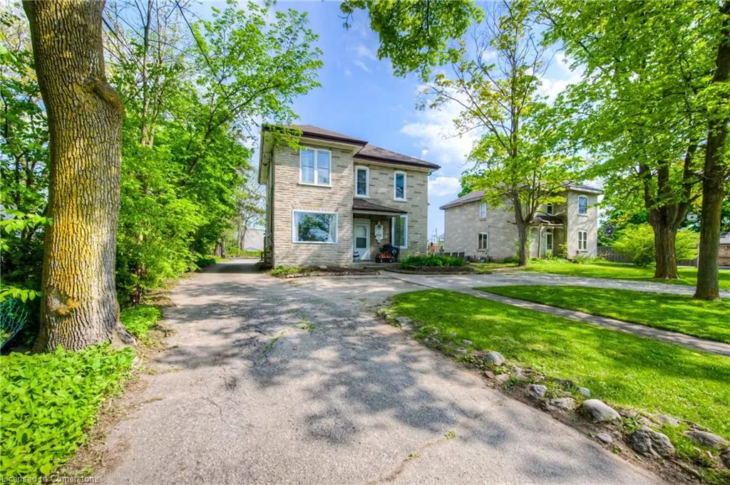 332 Queen Street W