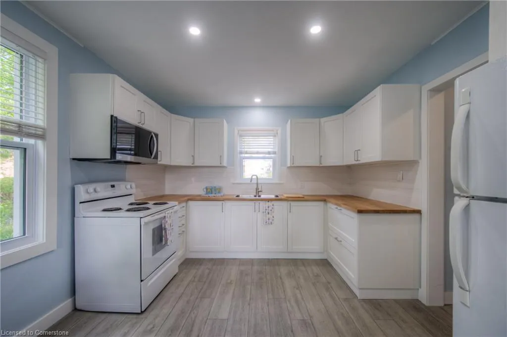 332 Queen Street W