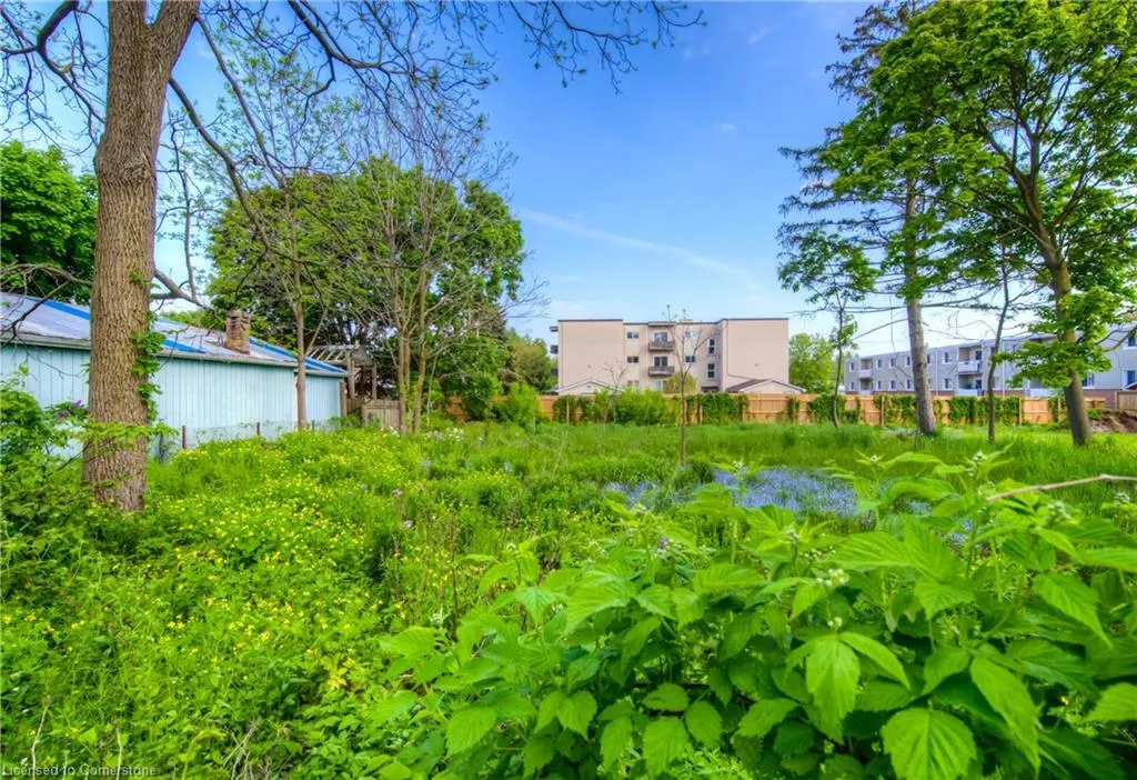332 Queen Street W